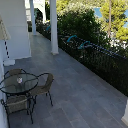 Apartment Skalinada *