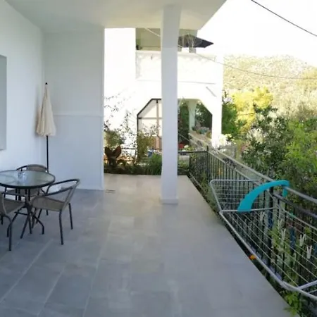 Apartment Skalinada *
