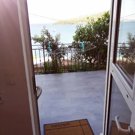 Skalinada Apartman *